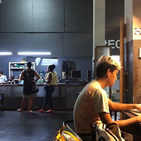 Soundsleep Hostel Chiang Rai Buitenkant foto