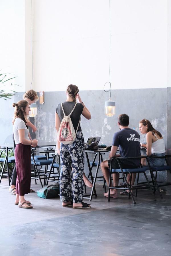 Soundsleep Hostel Chiang Rai Buitenkant foto